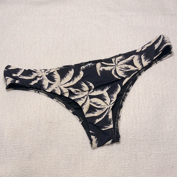 Billabong Other - Billabong palm side Hawaii‎ LO bottom